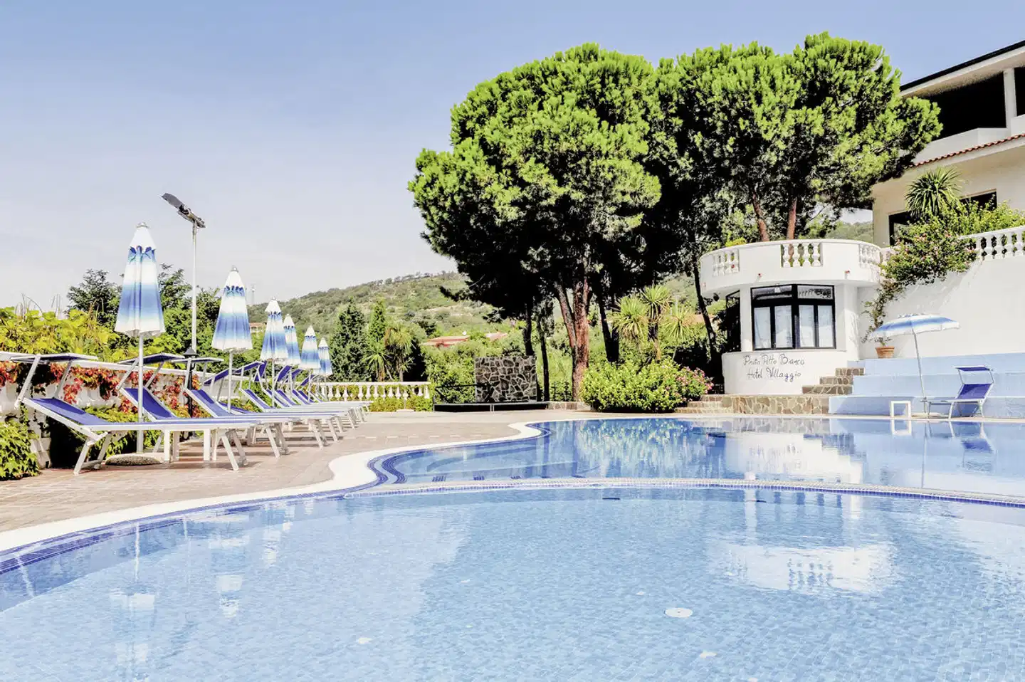 Villaggio Pineta Petto Bianco Pool