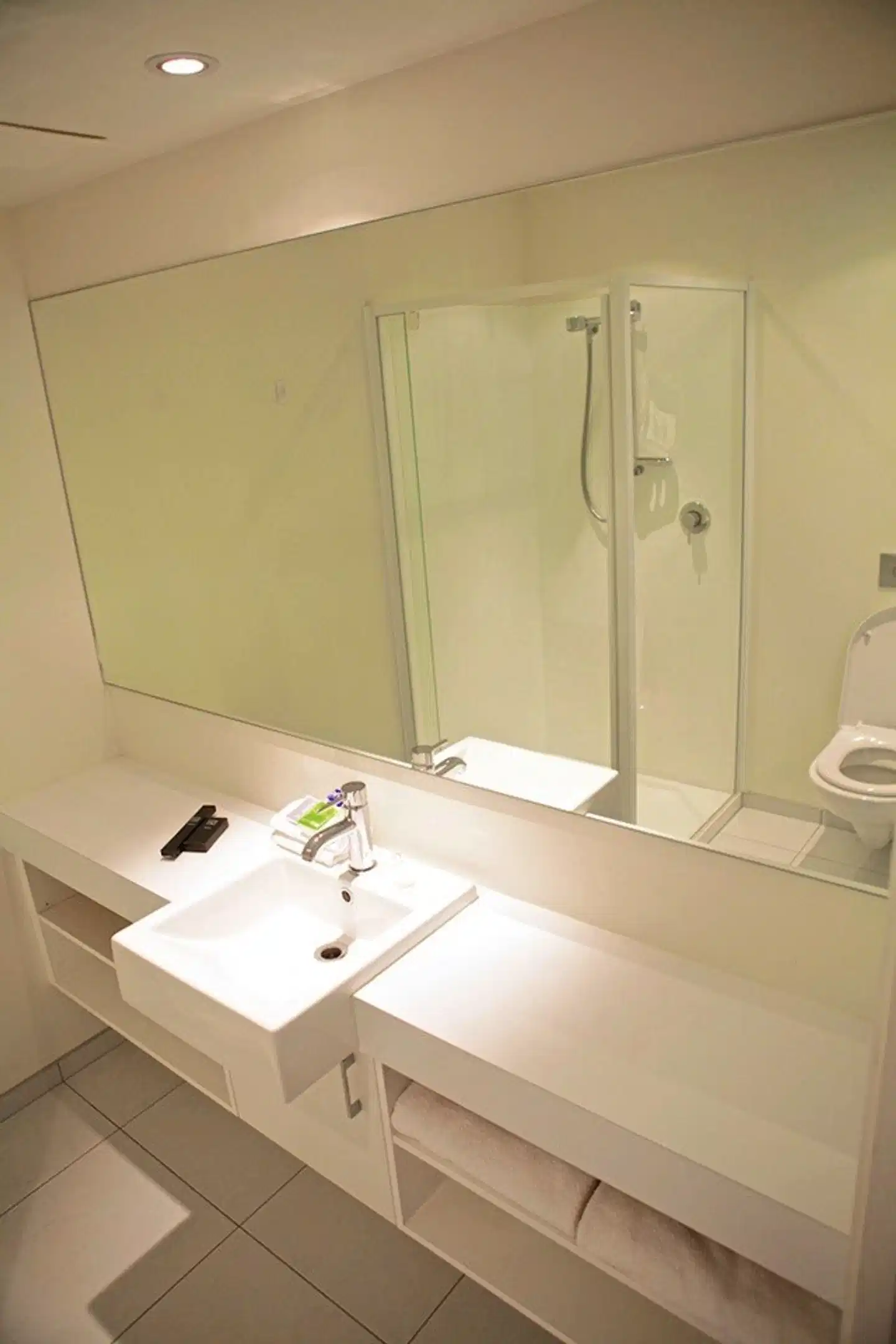 The Devon Hotel New Plymouth Badezimmer