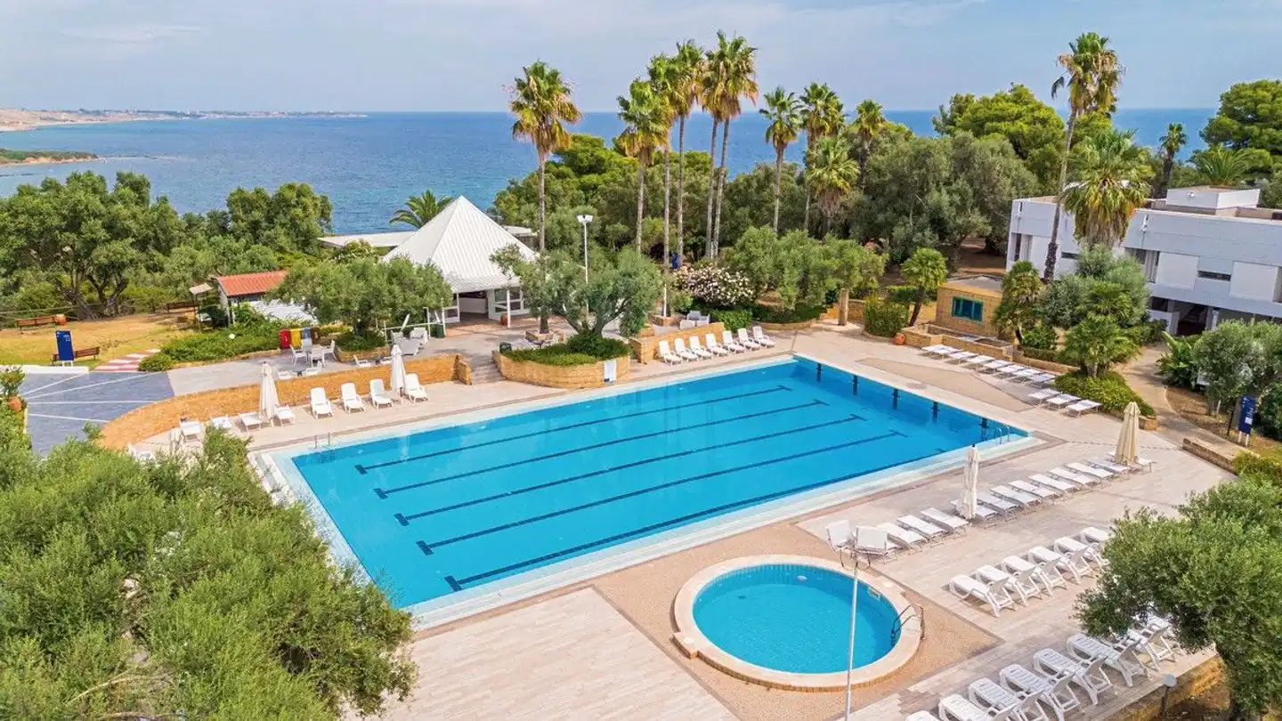 TH Capo Rizzuto Pool