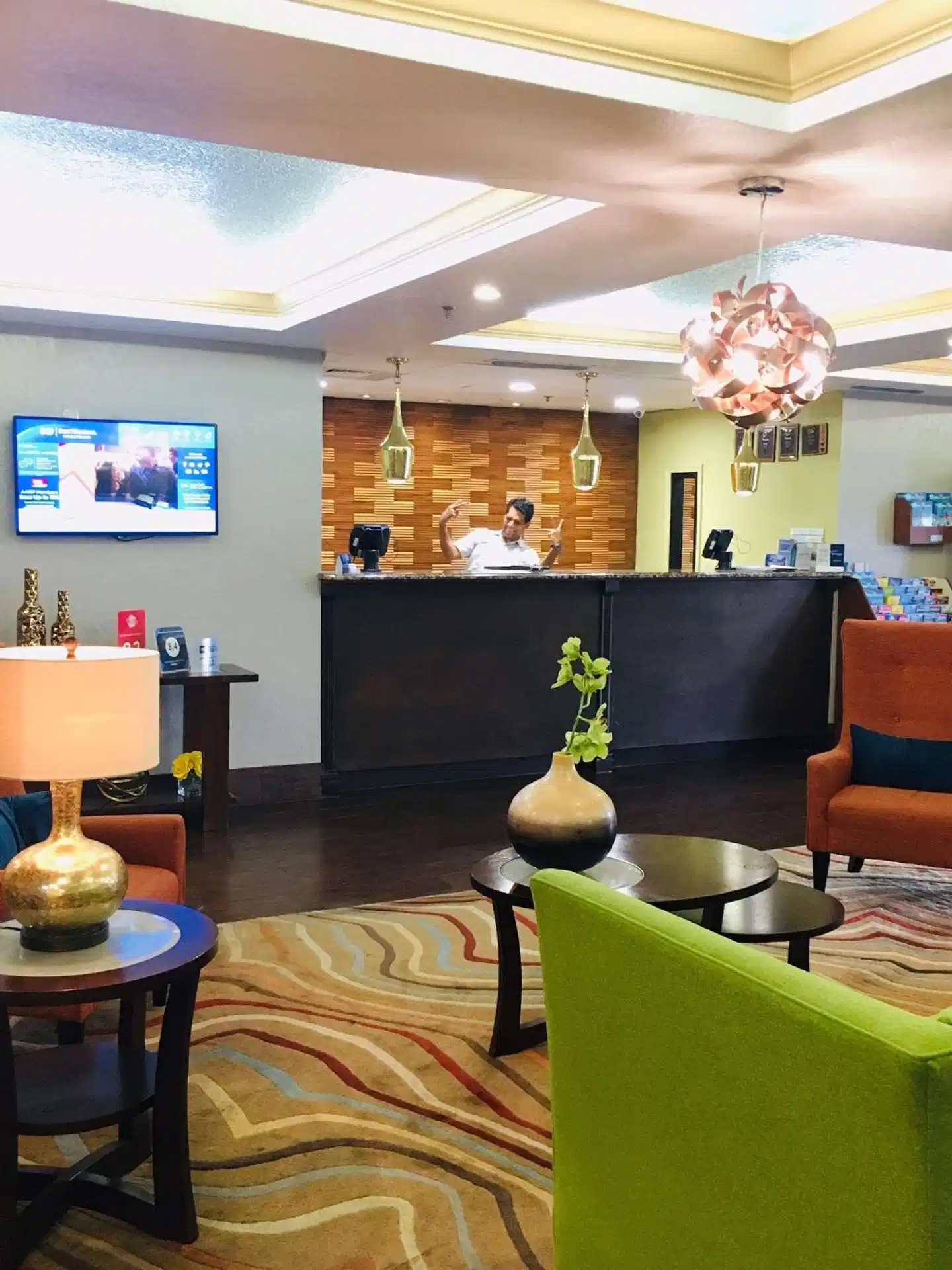 Best Western PLUS Universal Inn Bar
