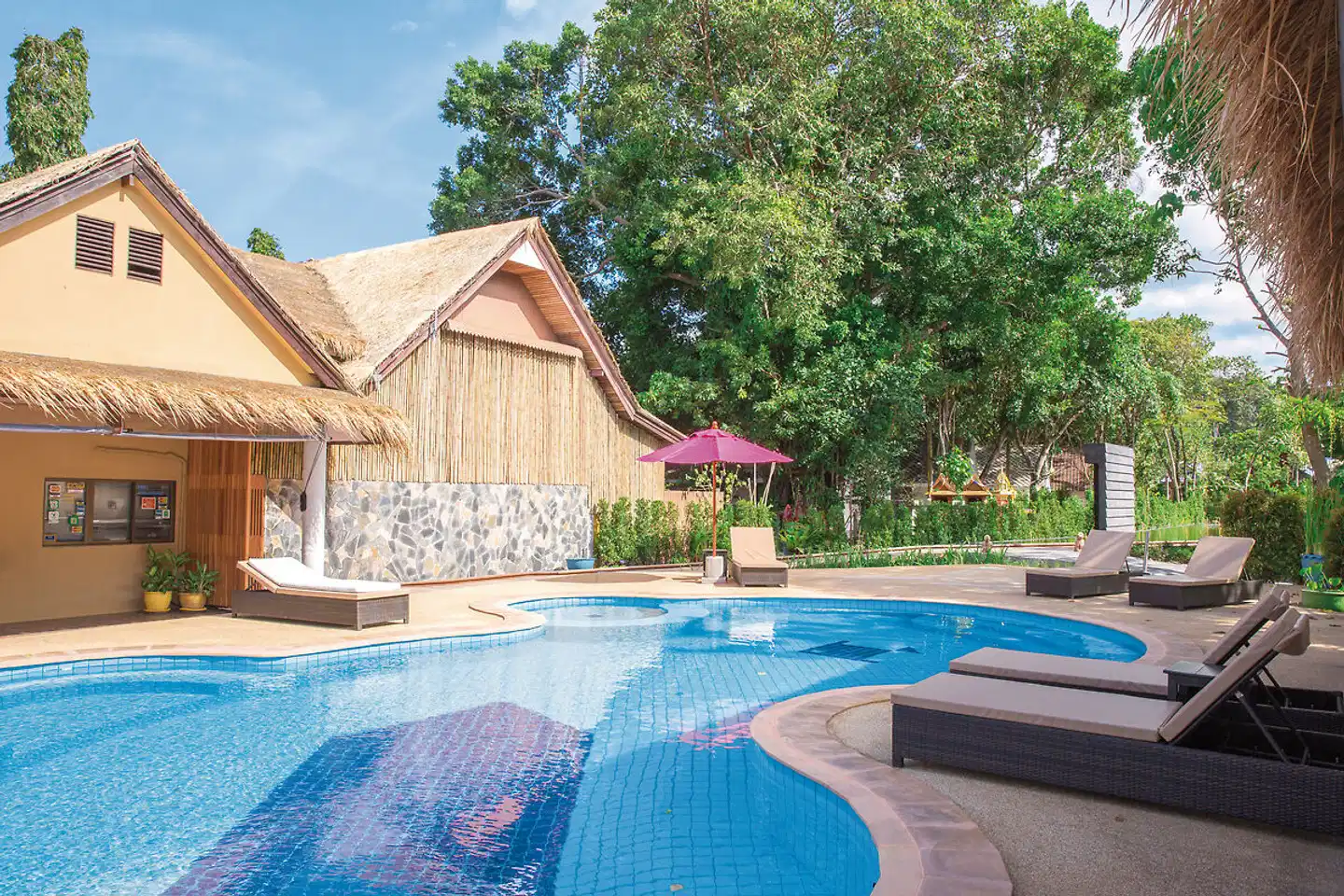 Adarin Beach Resort Pool