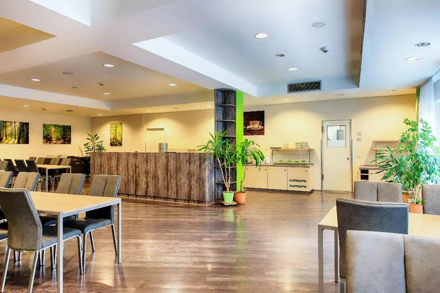 B&B Hotel Berlin City-Ost Lobby