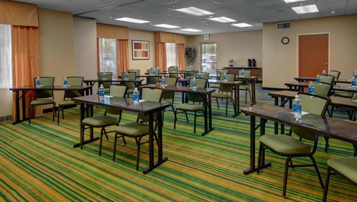 Fairfield Inn & Suites by Marriott Denver Airport Restaurant