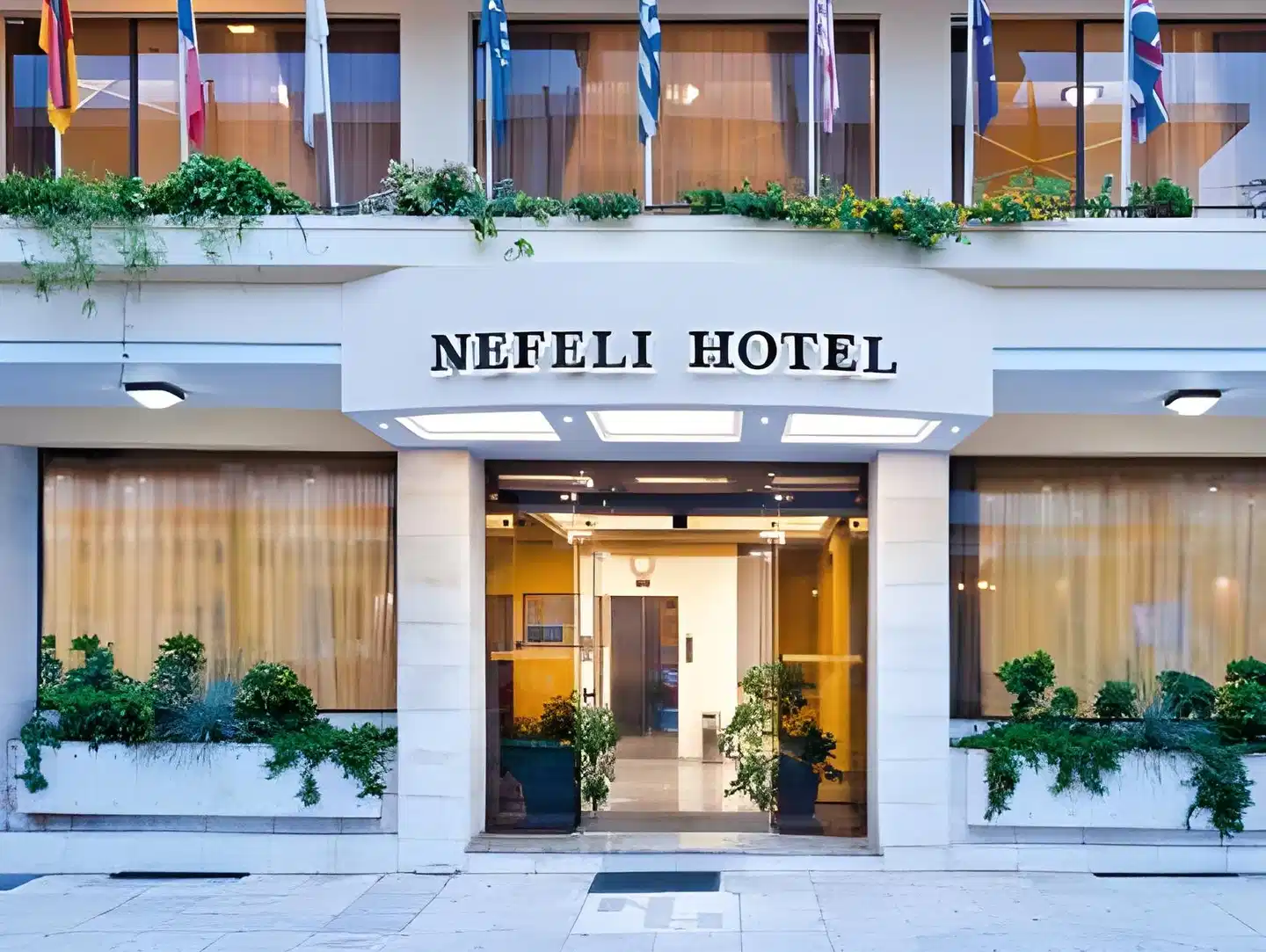 Nefeli Hotel Aussenansicht