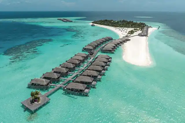 Constance Moofushi Maldives Pool