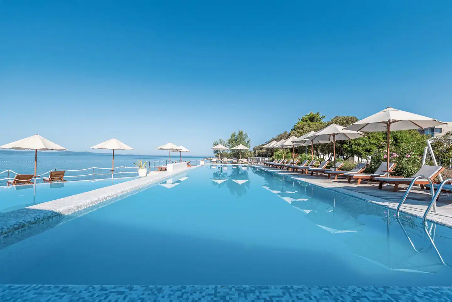 Sunnyside Apartments Petrcane Pool