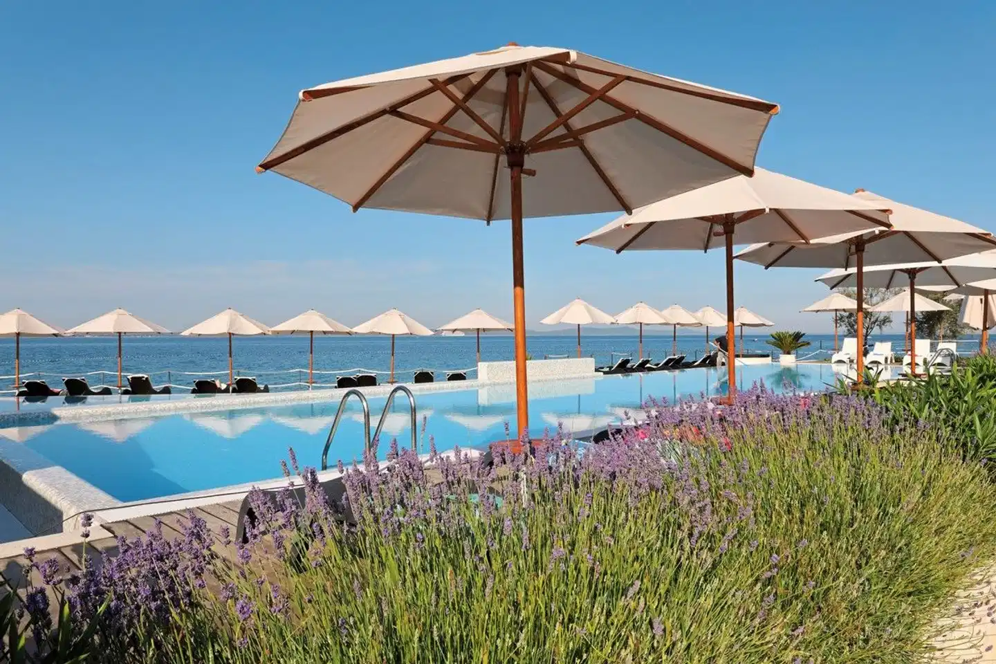 Sunnyside Apartments Petrcane Strand