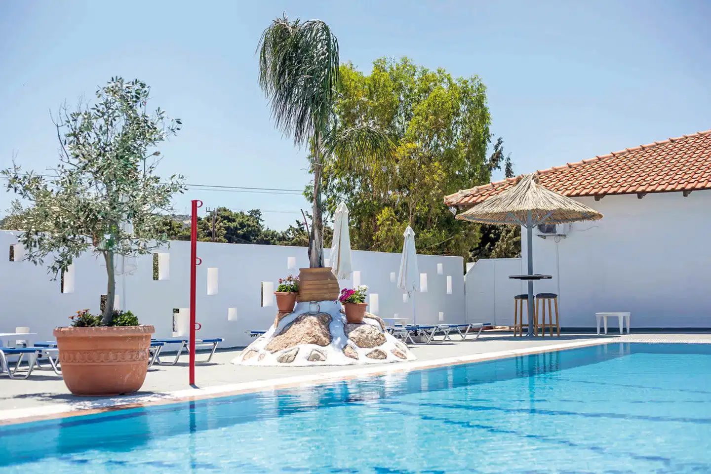 Tinas Plus Hotel Pool