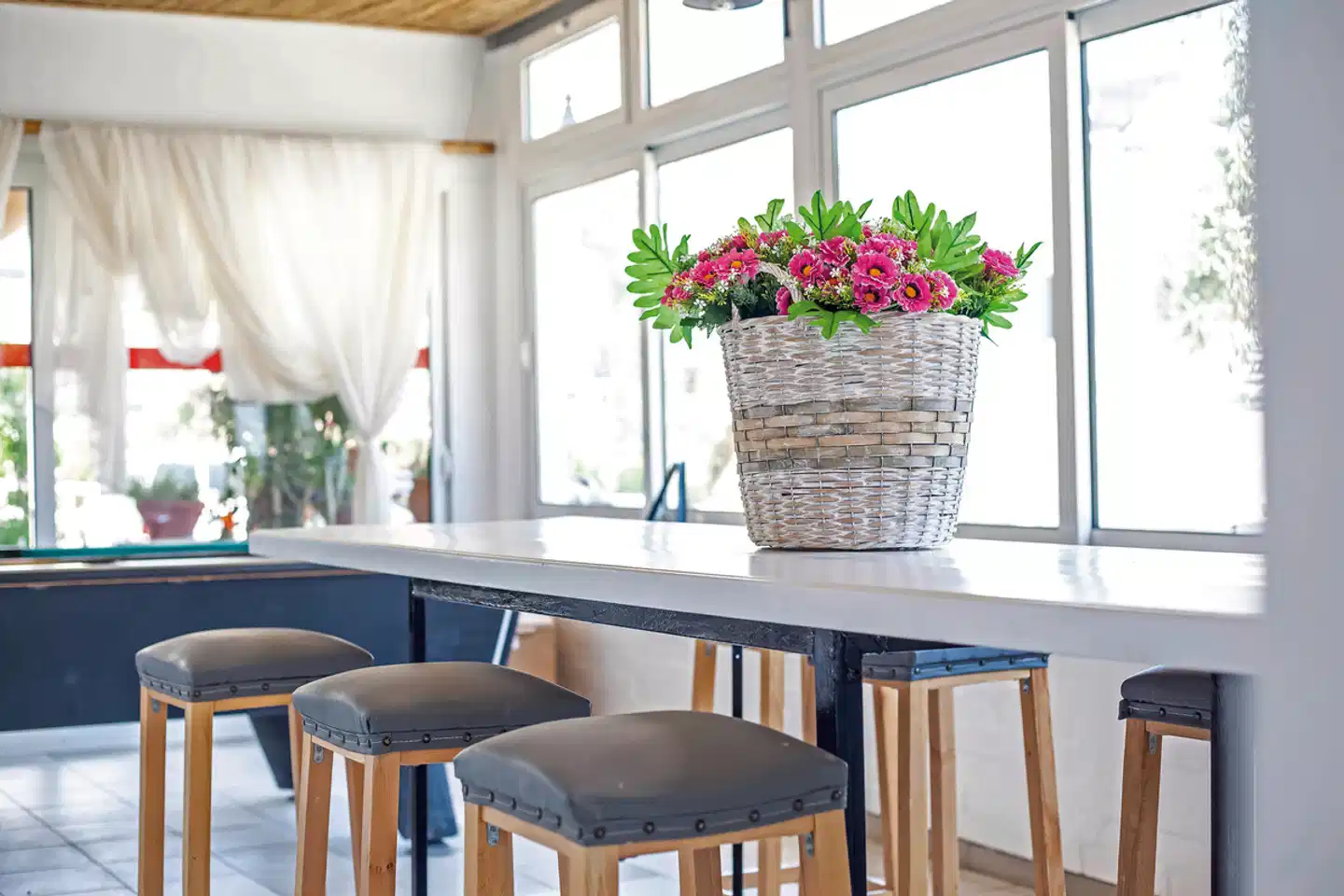 Tinas Plus Hotel Bar