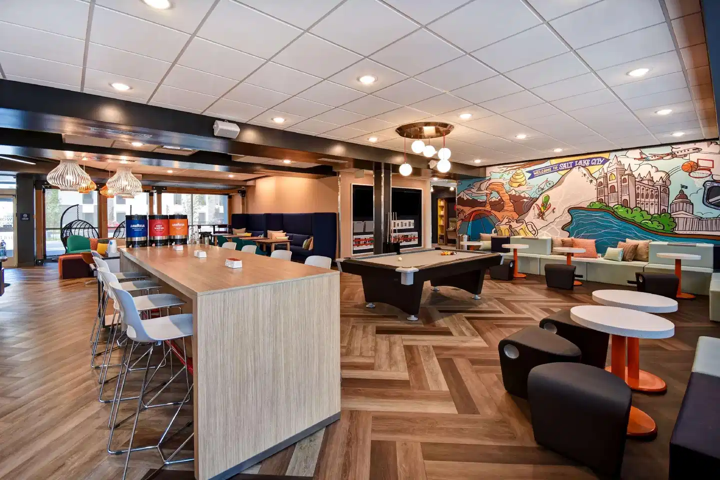 Tru by Hilton Salt Lake City Airport Bar