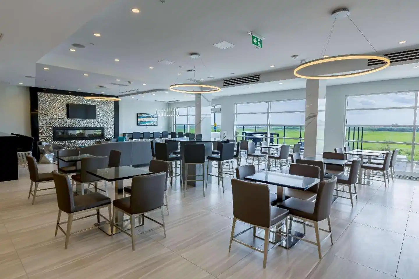 Executive Residency by BW Calgary City View North Restaurant