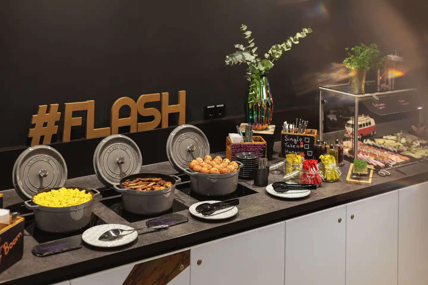 the niu Flash Restaurant