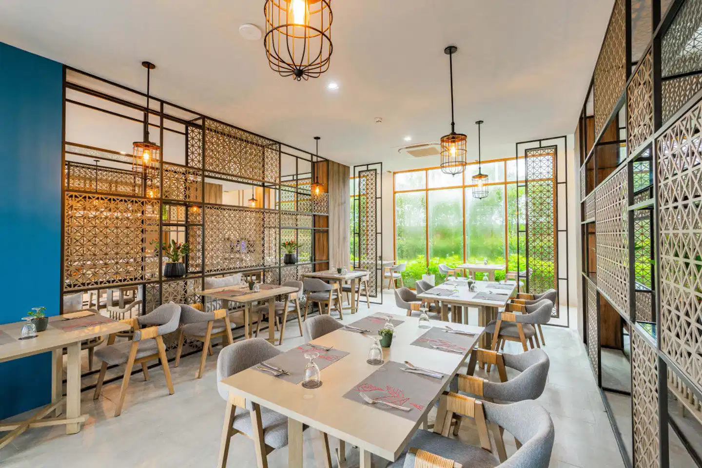 Bella Nara Phuket Naiyang Beach Restaurant