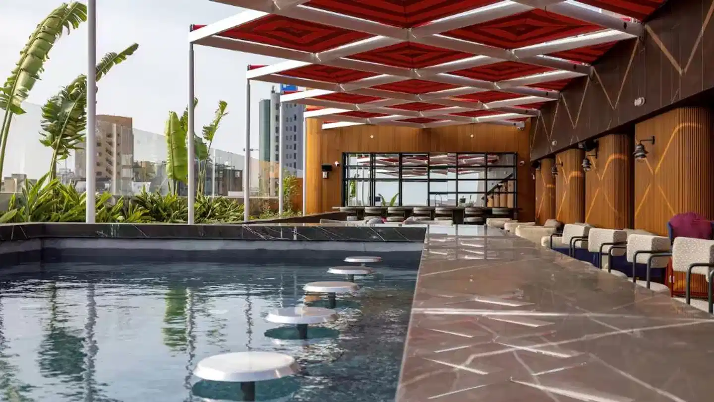 DoubleTree by Hilton Lima San Isidro Bar