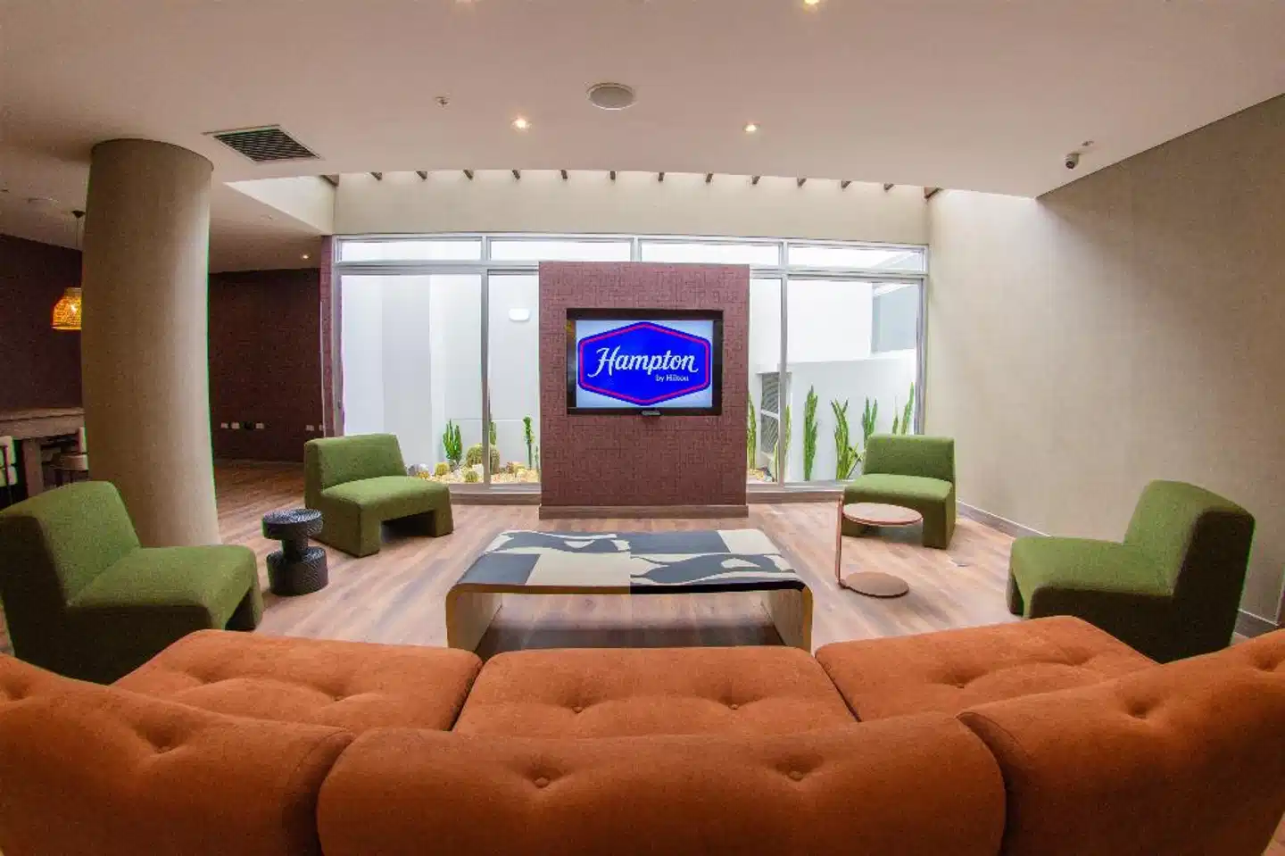 Hampton by hilton Cusco Lobby