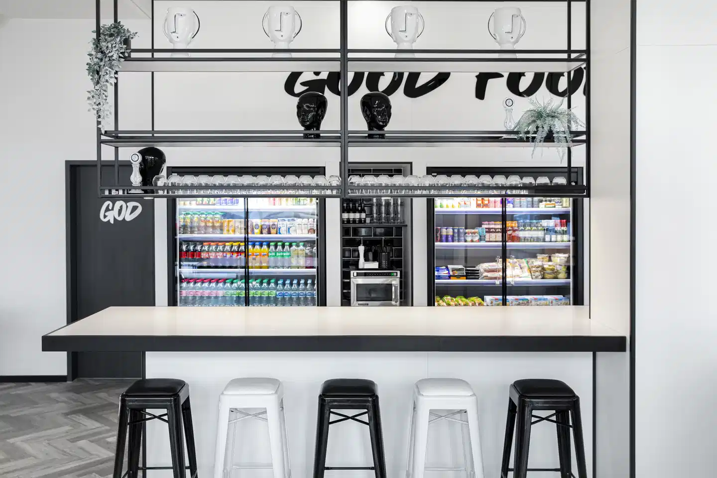 LOGINN Hotel Köln Airport Bar