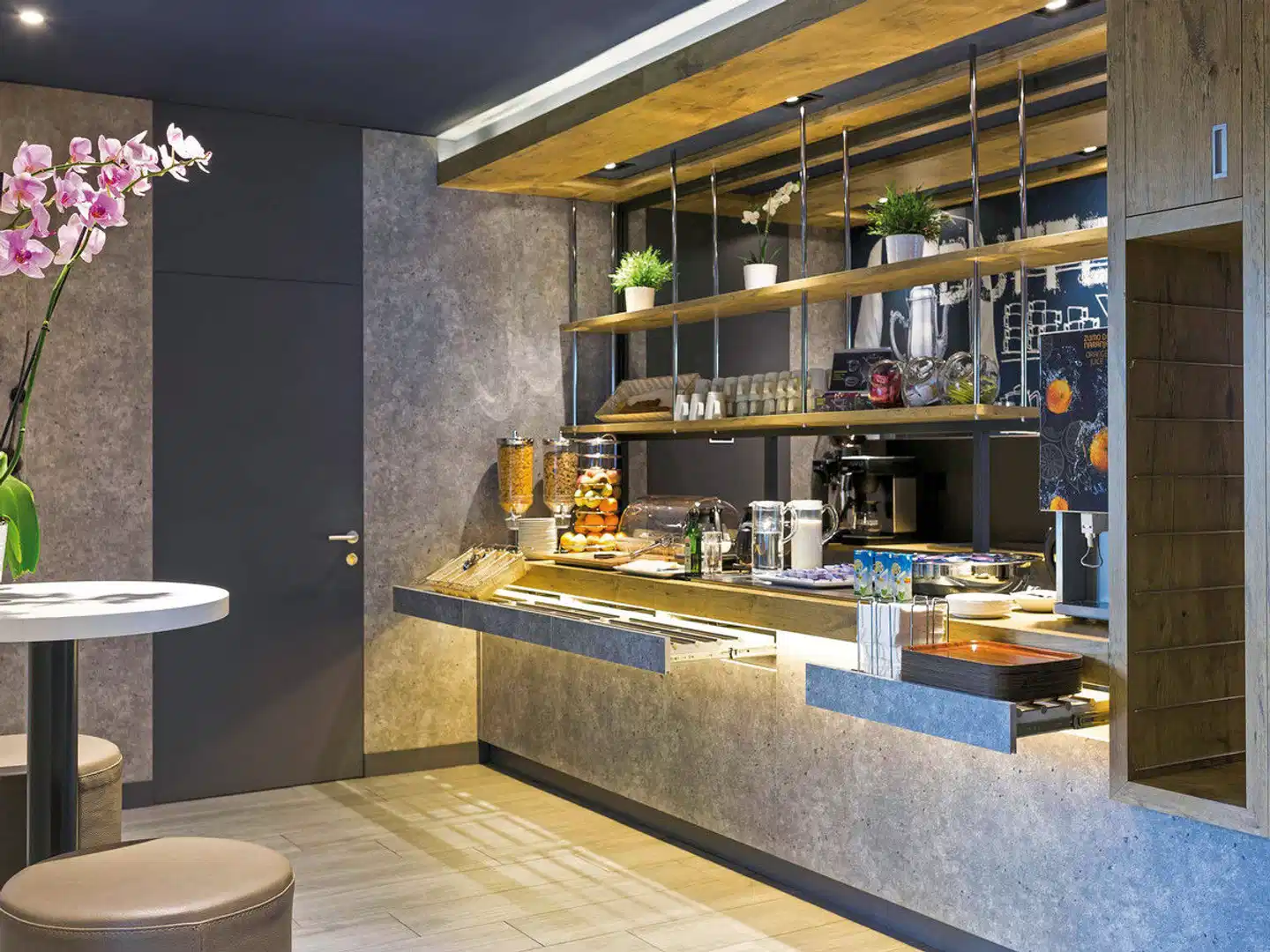 ibis Budget Madrid Calle 30 - inklusive Formel 1 Madrid 3-Tage-Ticket Bar