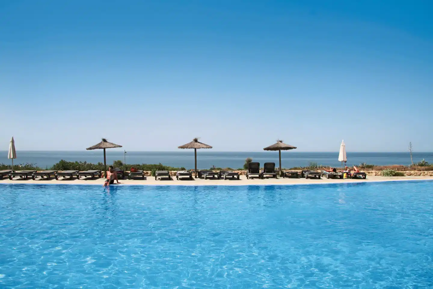 Garbí Costa Luz Pool