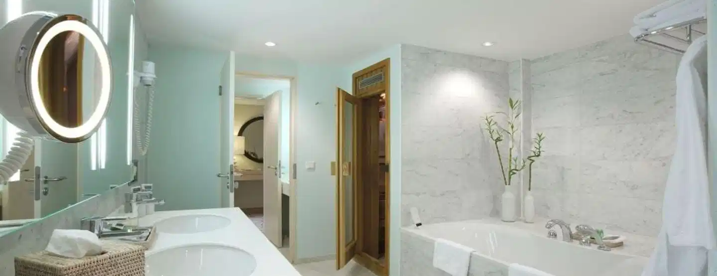 Sheraton Berlin Grand Hotel Esplanade Badezimmer