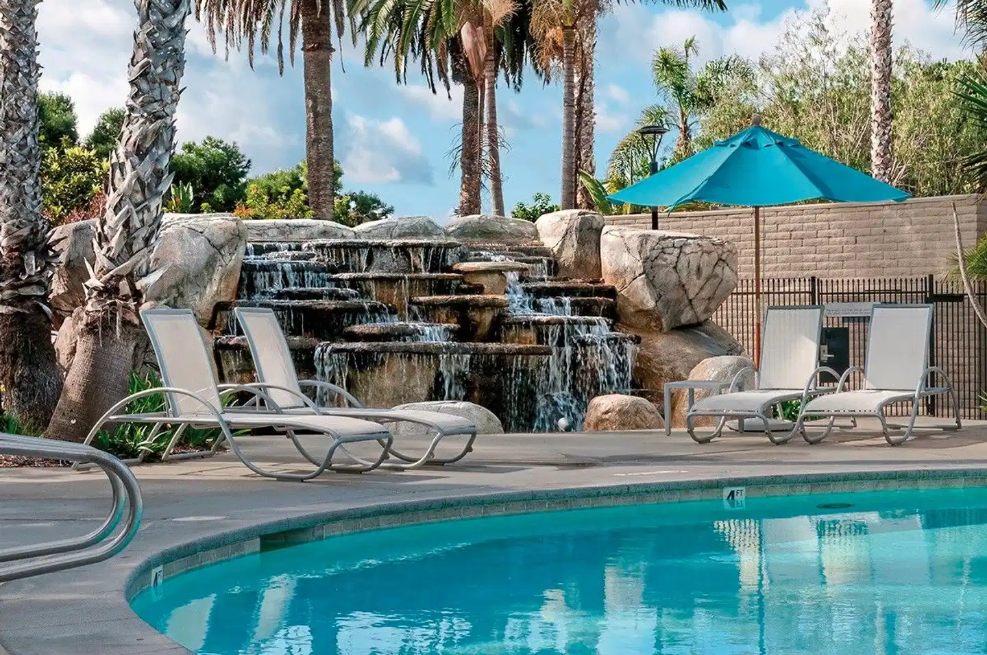 Paradise Point Resort & Spa Pool