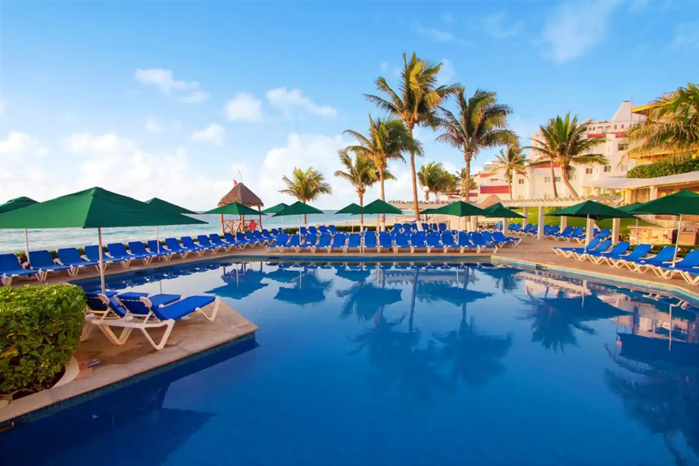 Royal Solaris Cancun Pool
