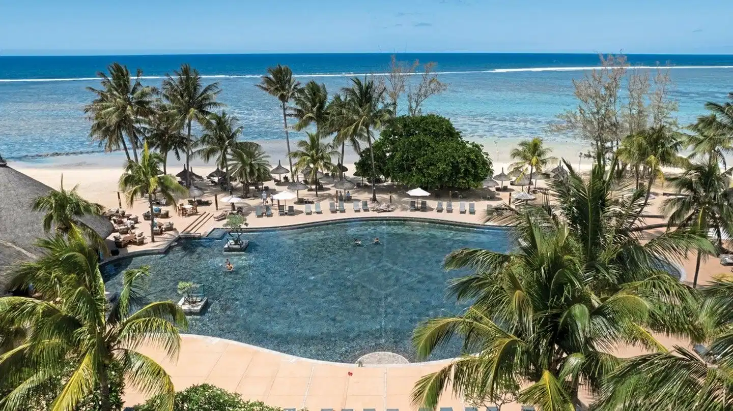 Outrigger Mauritius Resort & Spa Strand