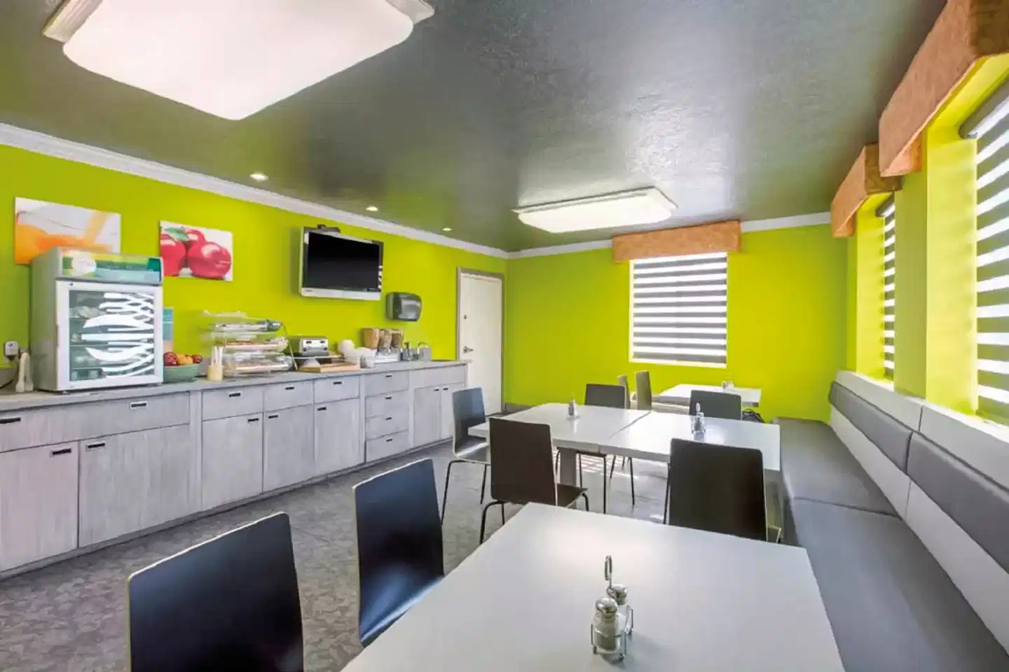 Quality Inn Near Hollywood Walk of Fame Restaurant