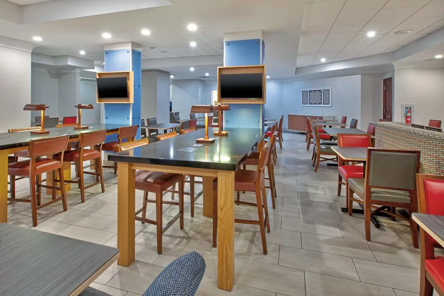 Holiday Inn Express Philadelphia-Midtown Bar