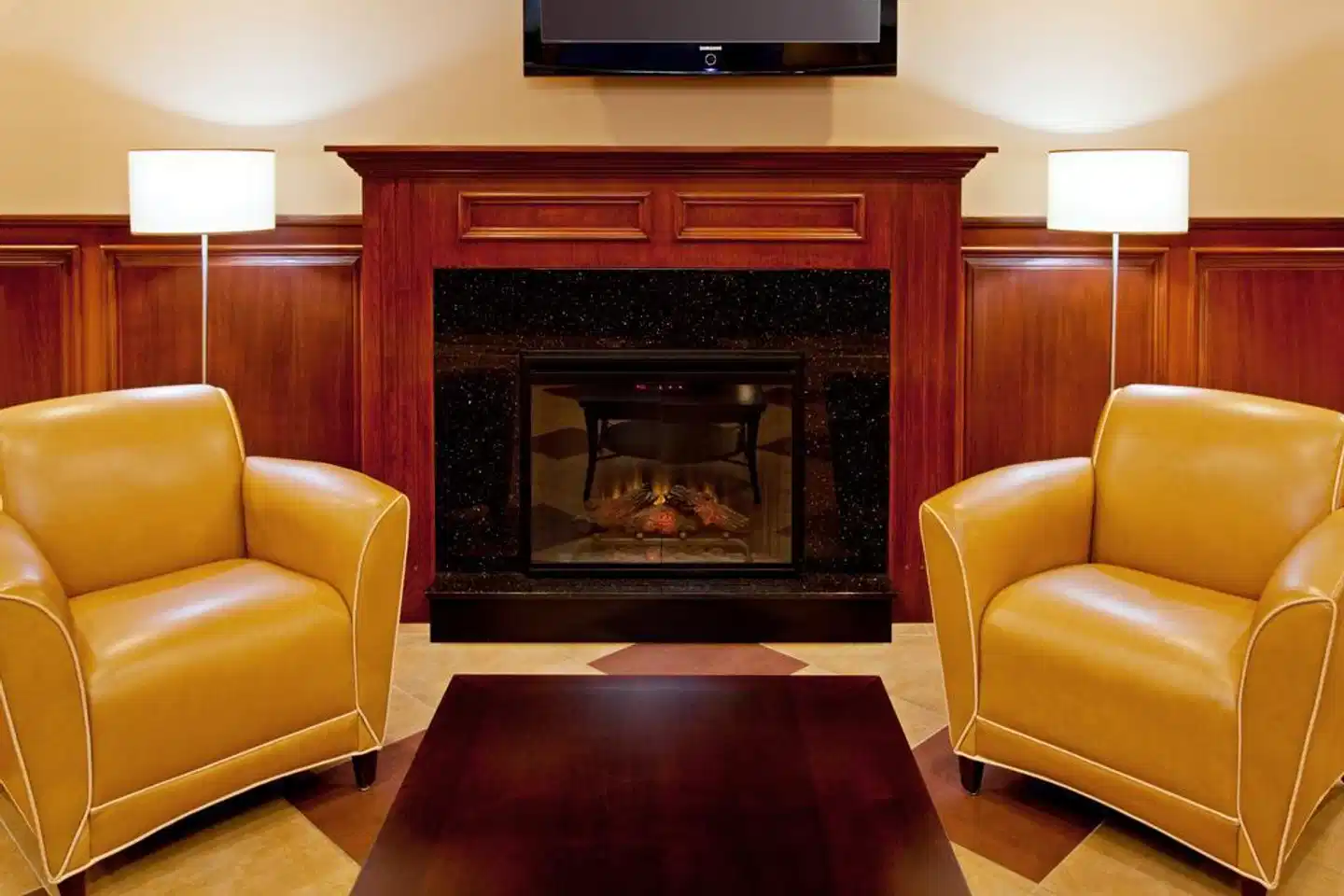 Days Hotel by Wyndham North Bergen /NYC Area Lobby