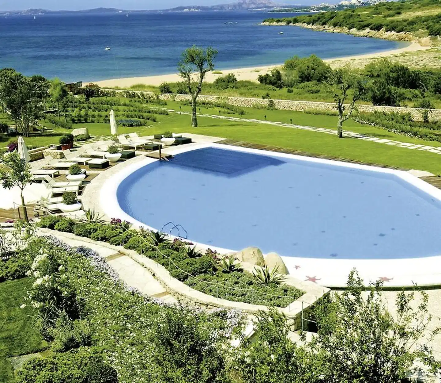 L'Ea Bianca Luxury Resort Pool