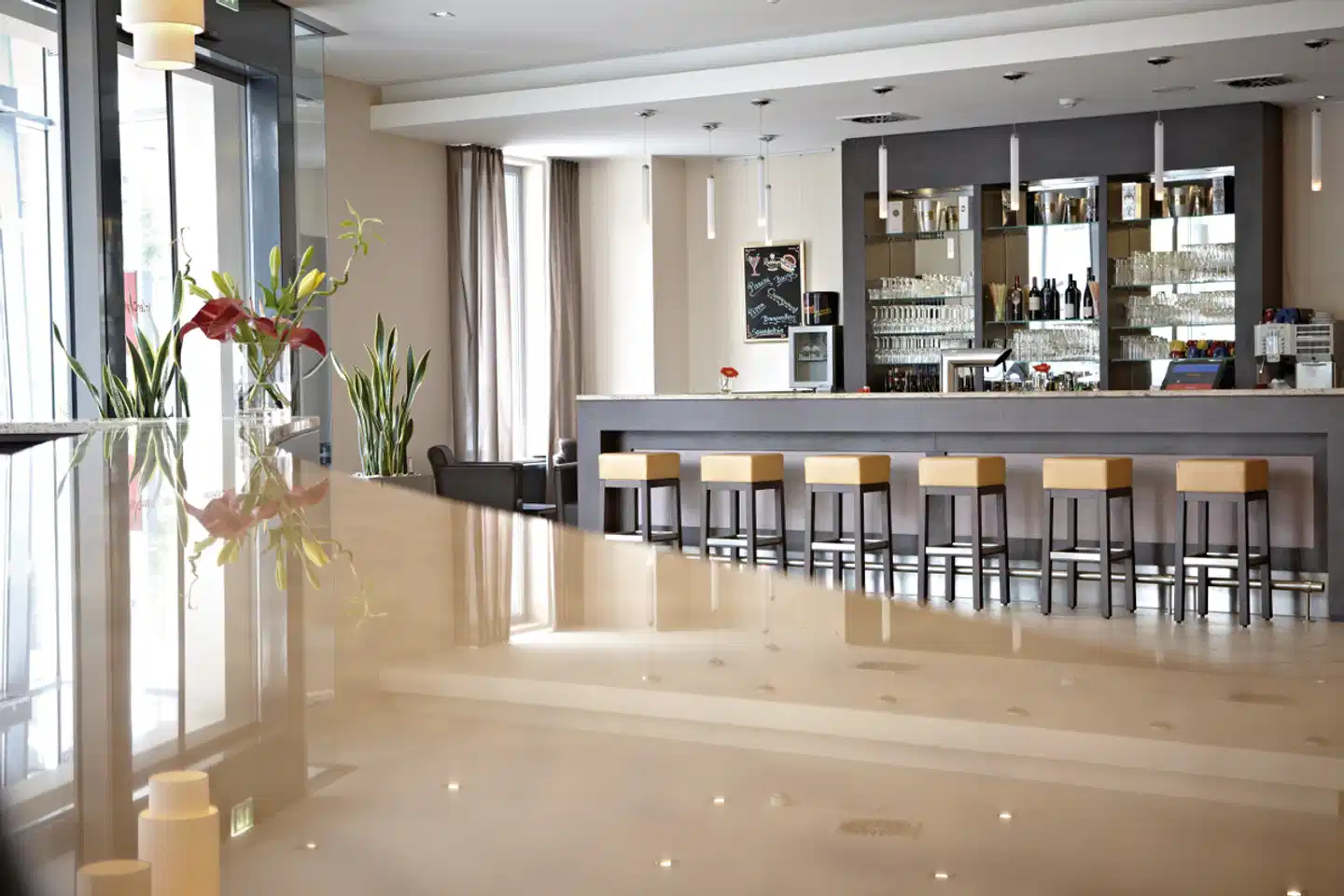 IntercityHotel Mainz Bar