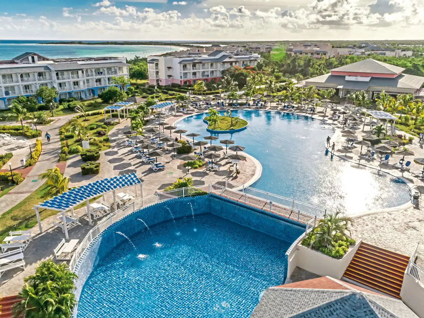 Memories Flamenco Pool