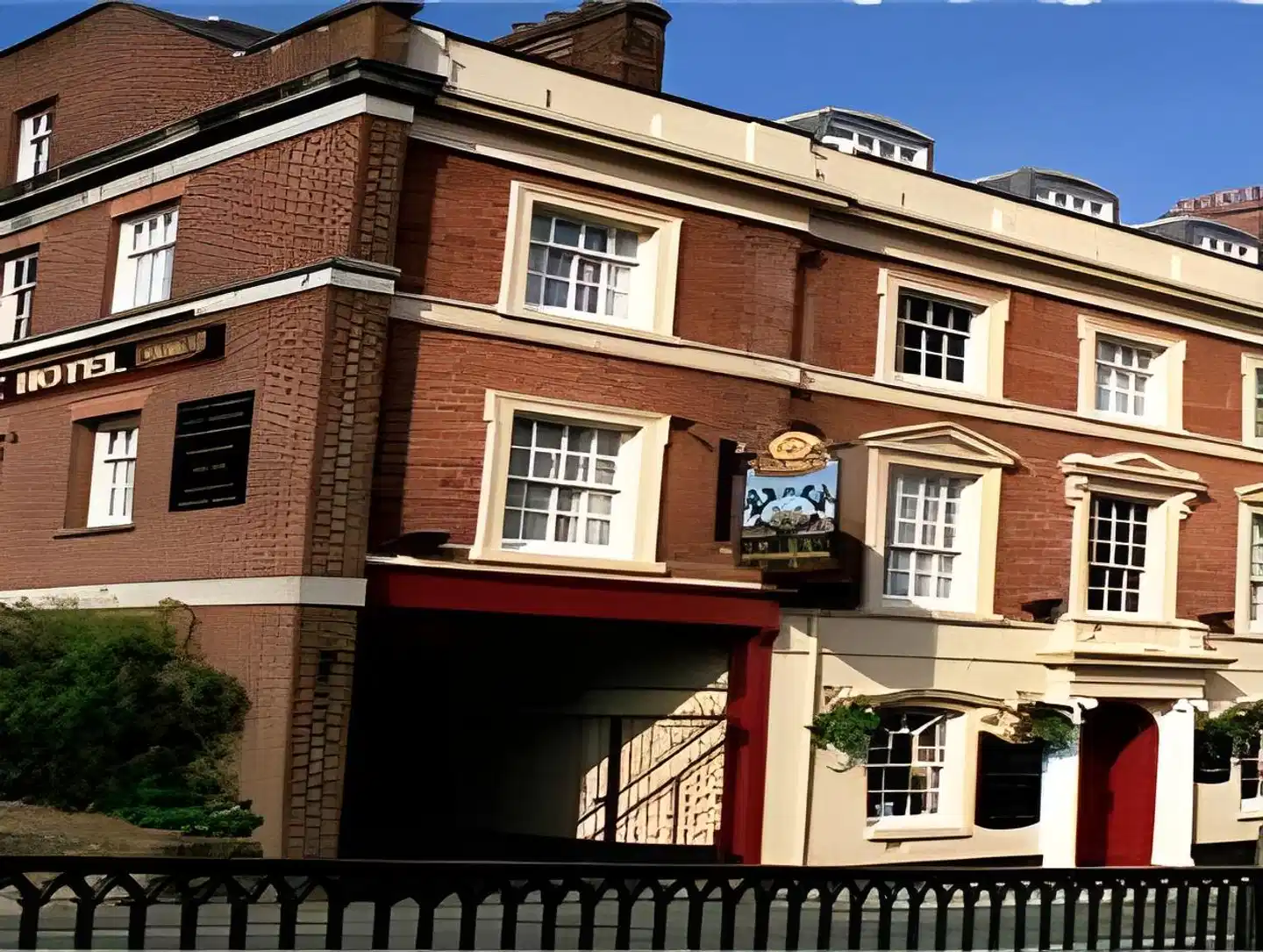 The City Gate Hotel Aussenansicht