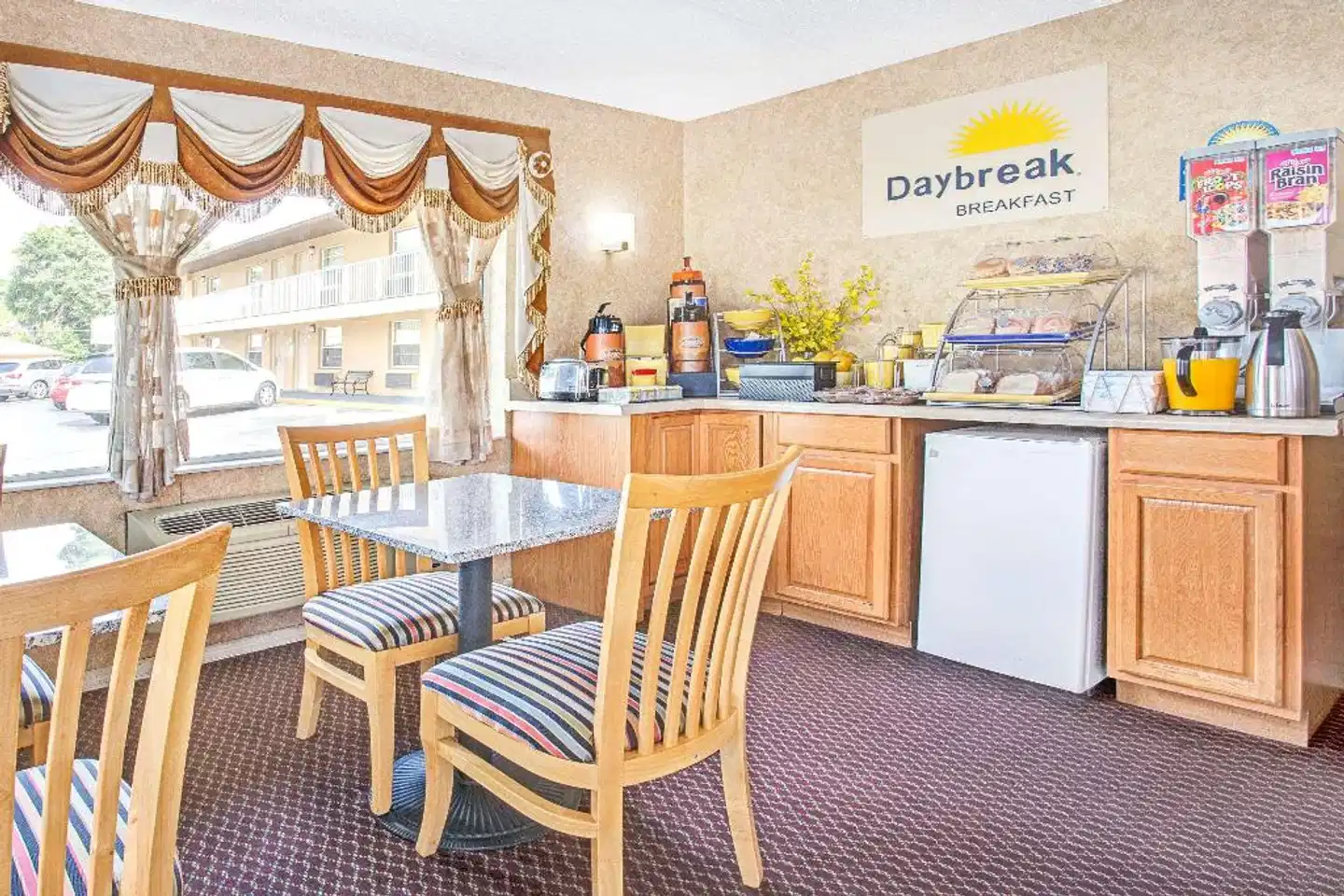 Days Inn by Wyndham Orange City/Deland Lobby