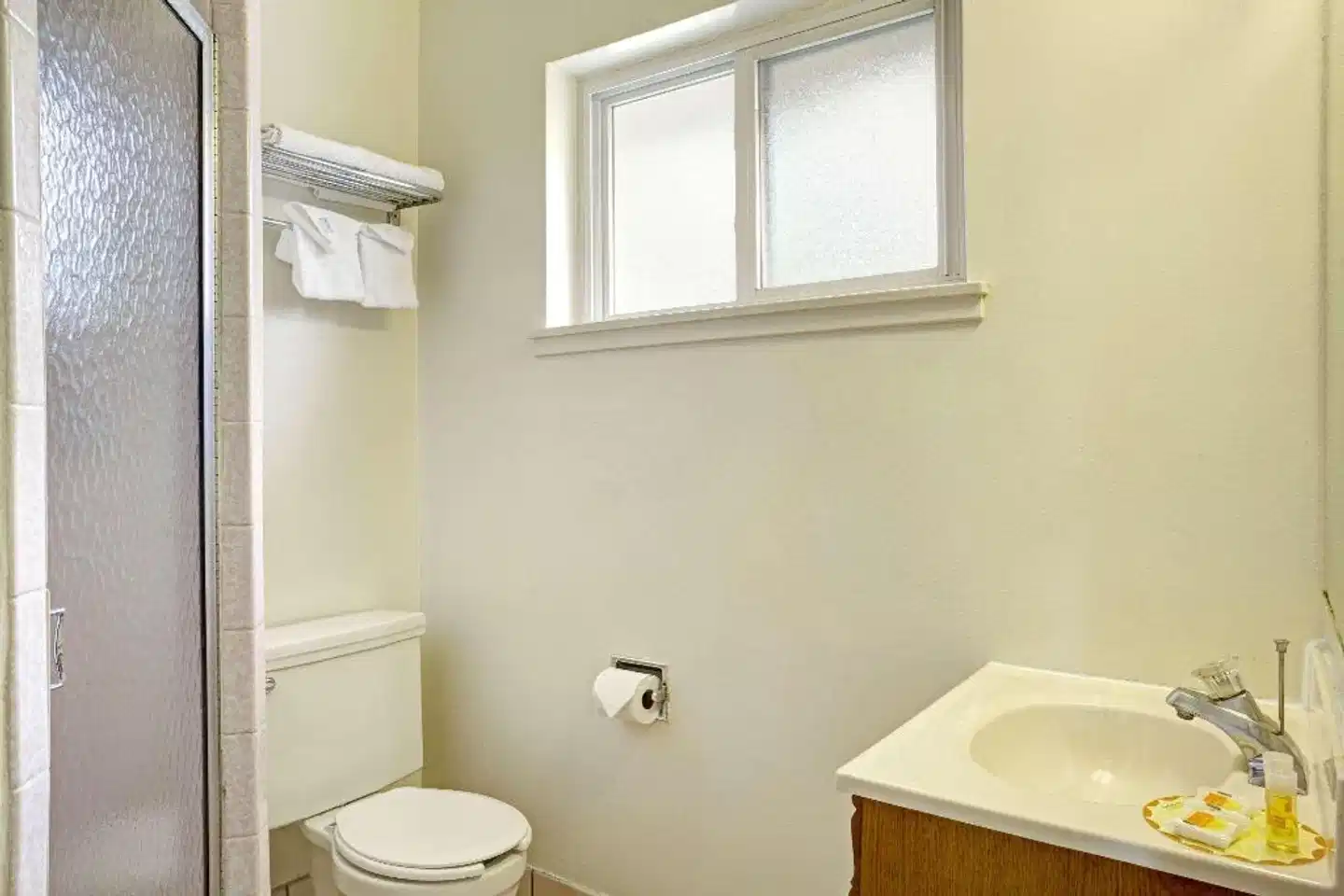 Days Inn by Wyndham South Lake Tahoe Badezimmer