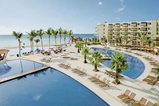 Dreams Riviera Cancun Resort & Spa Pool