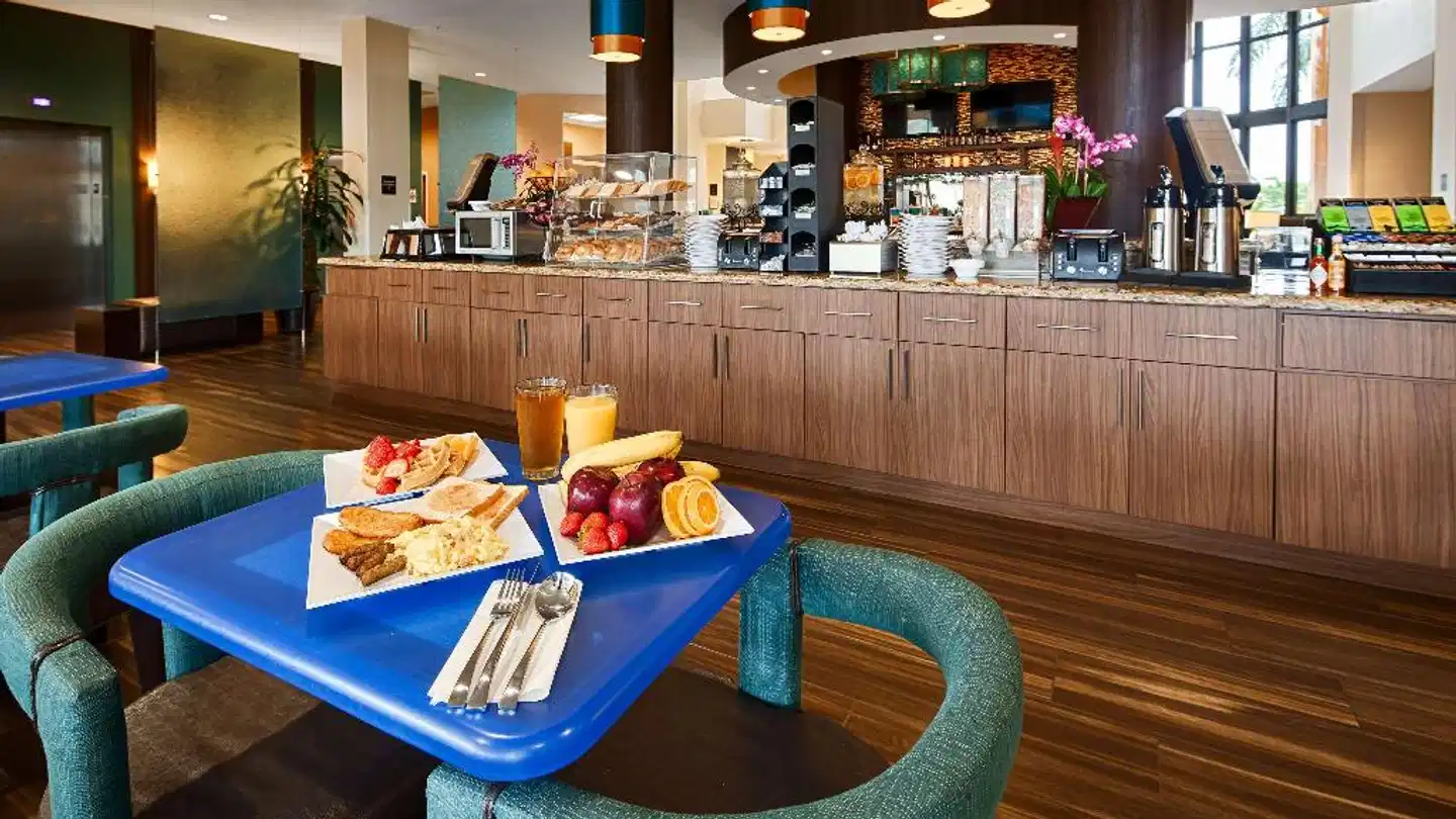 Best Western Plus Kendall Airport Hotel & Suites Lobby