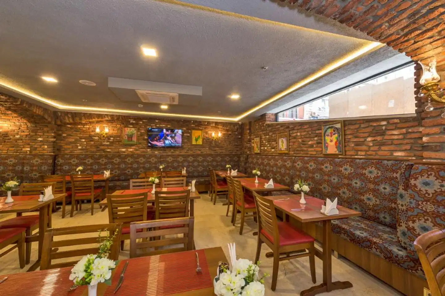 Aprilis Gold Hotel Restaurant