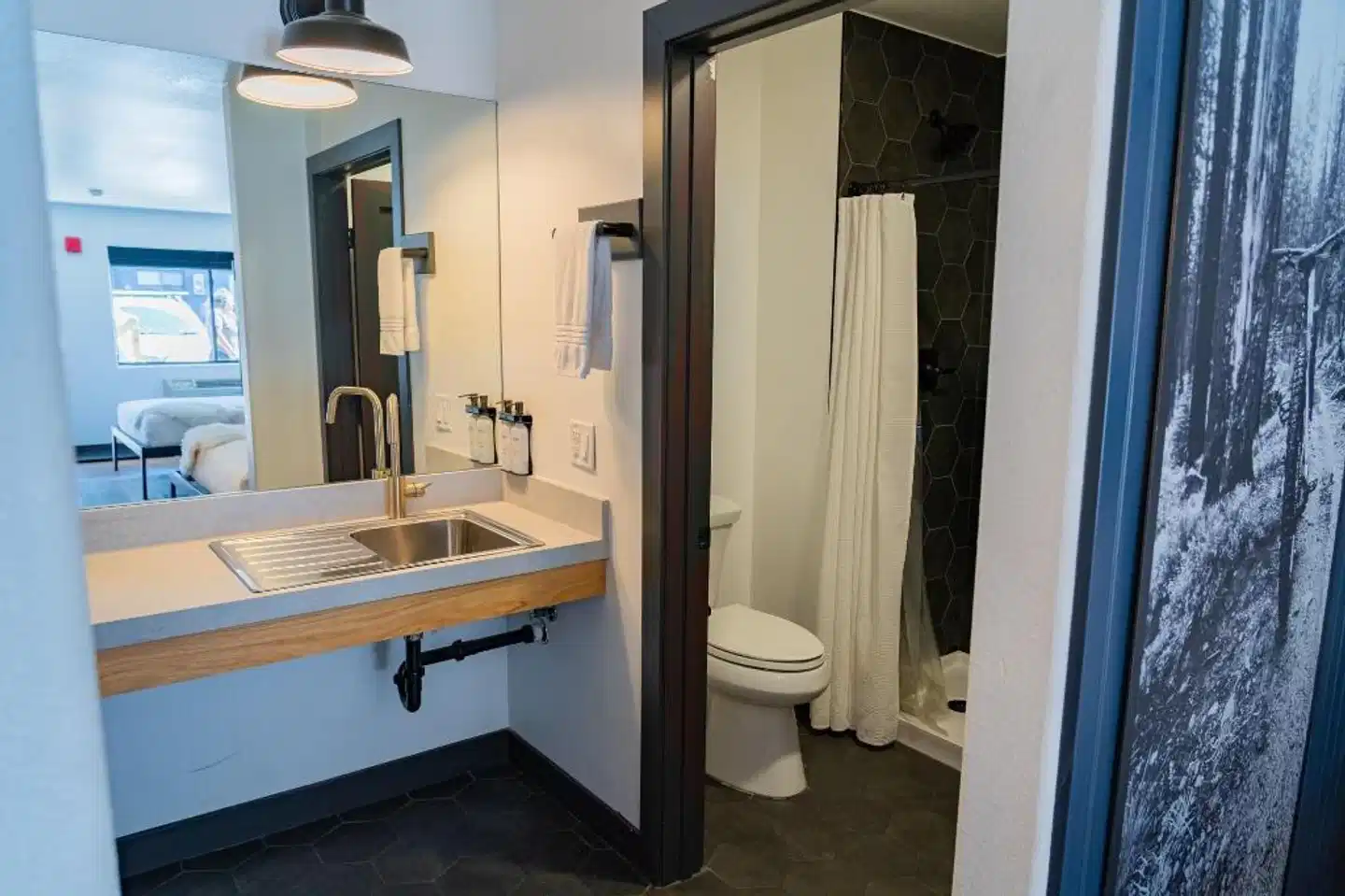 Gravity Haus Winter Park Badezimmer