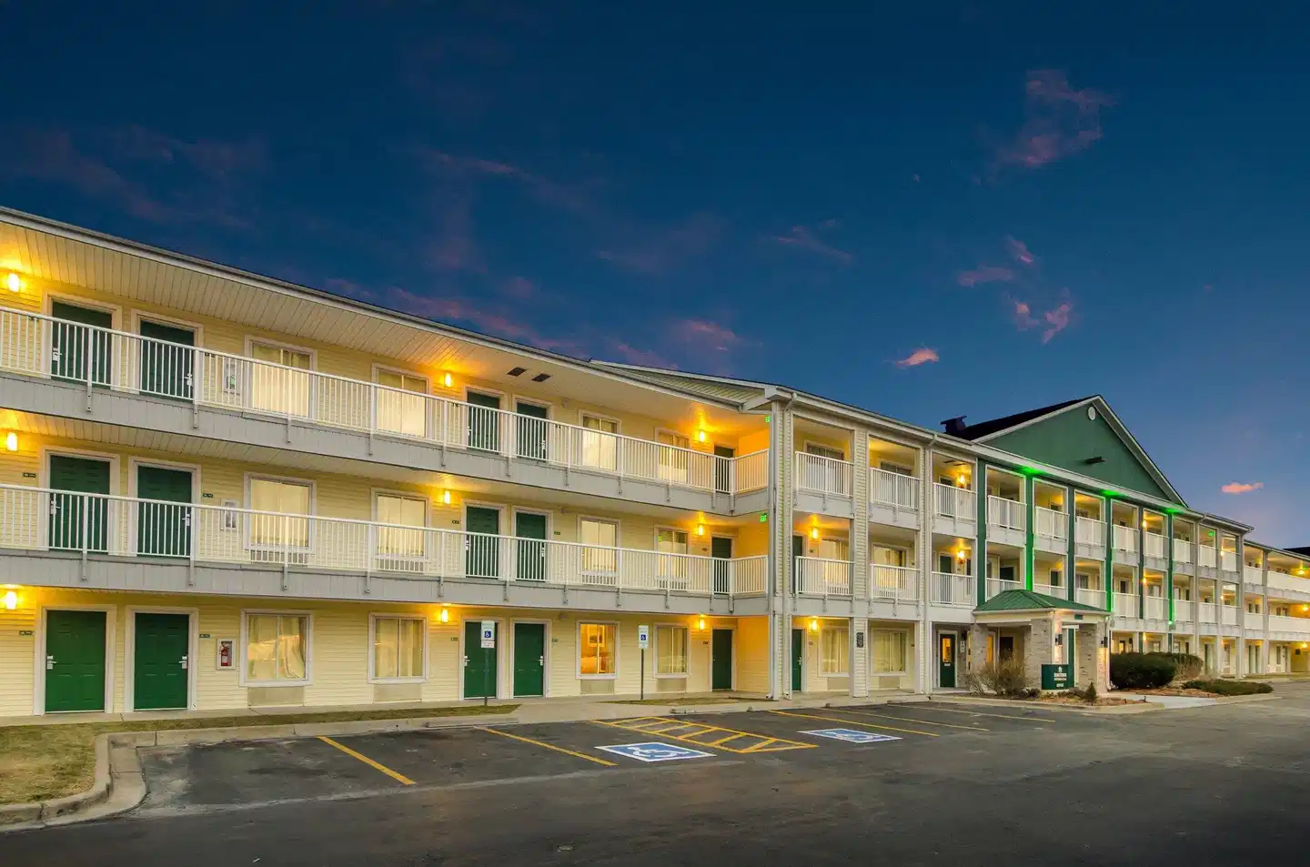 HomeTowne Studios Denver - Glendale/ Cherry Creek Aussenansicht