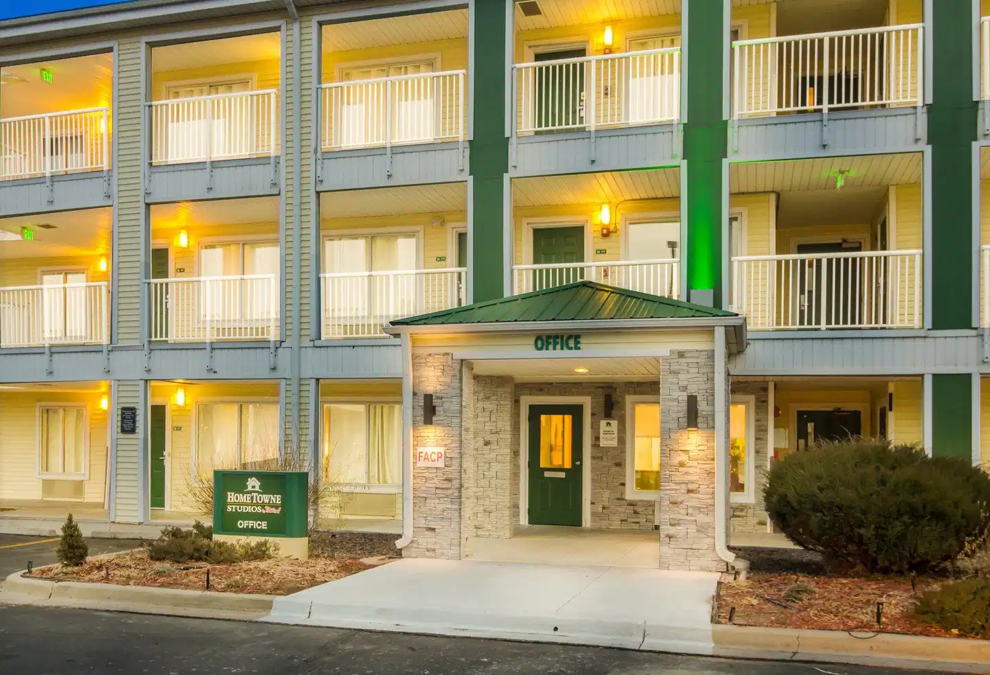 HomeTowne Studios Denver - Glendale/ Cherry Creek Aussenansicht