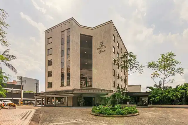 Poblado Plaza Aussenansicht