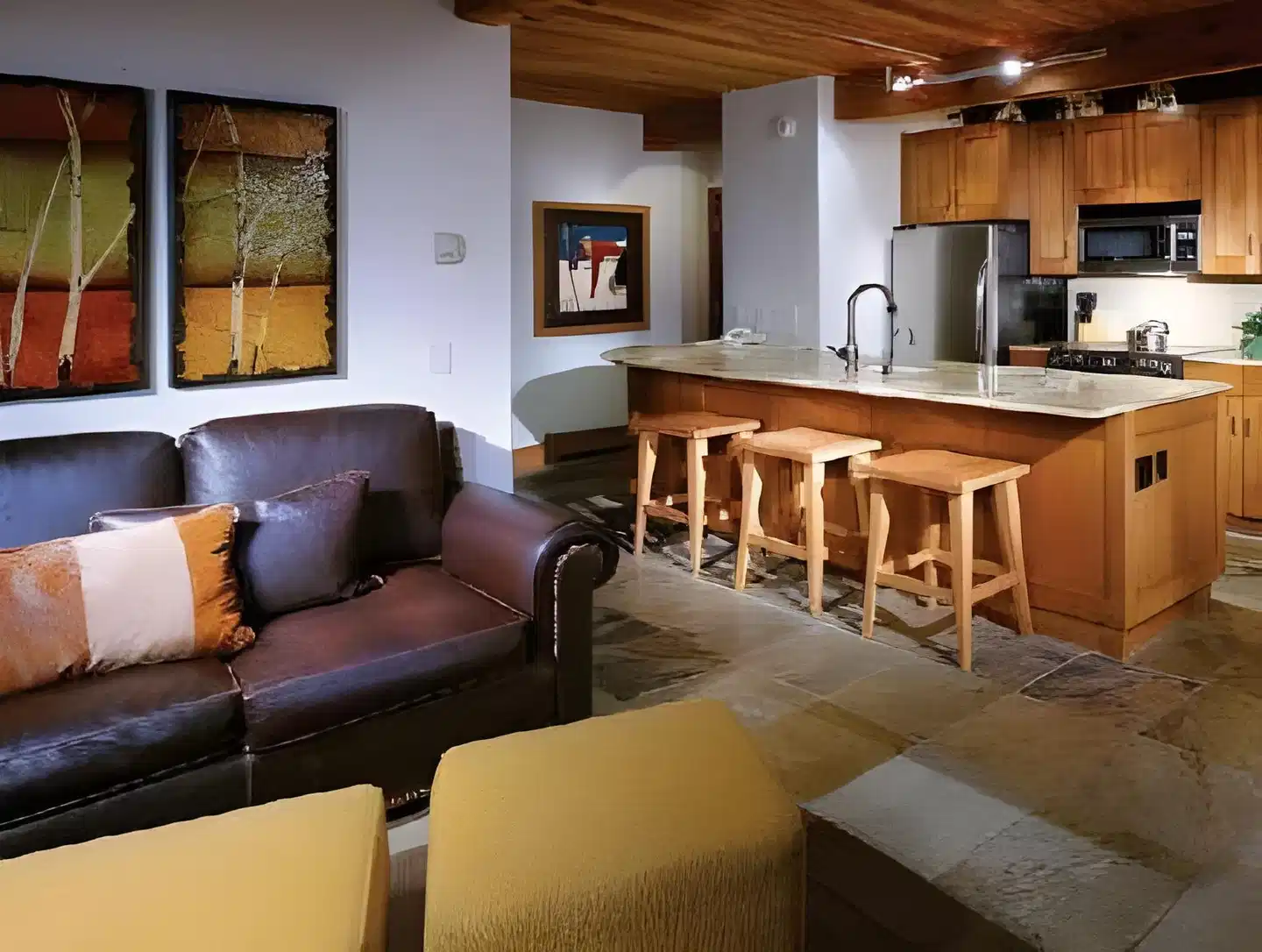 Aspen Square Condominium Hotel Bar