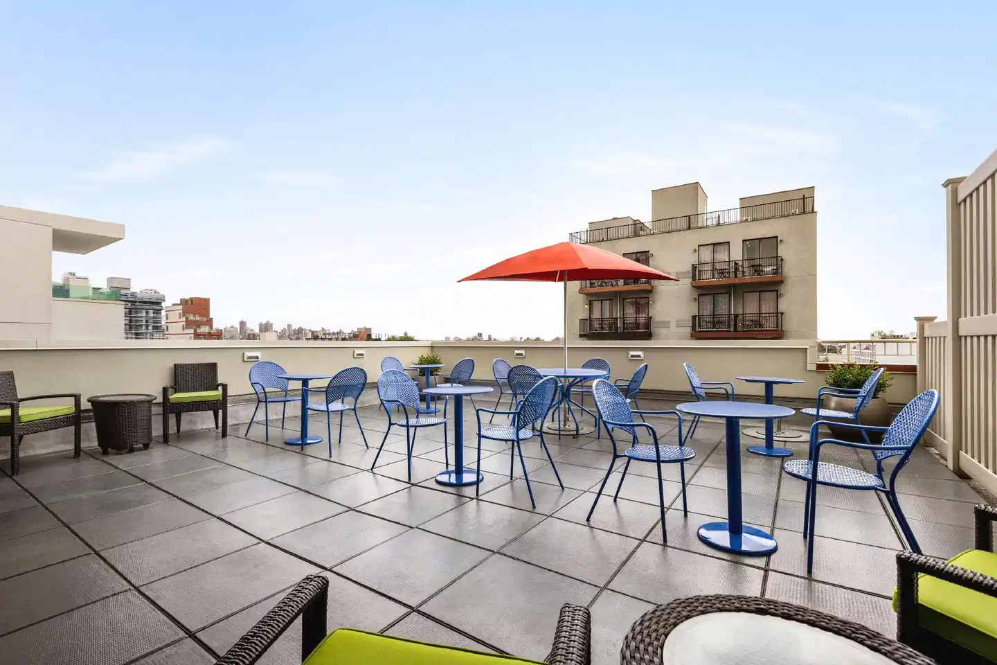 Home2 Suites by Hilton New York Long Island City/ Manhattan View, NY Terrasse