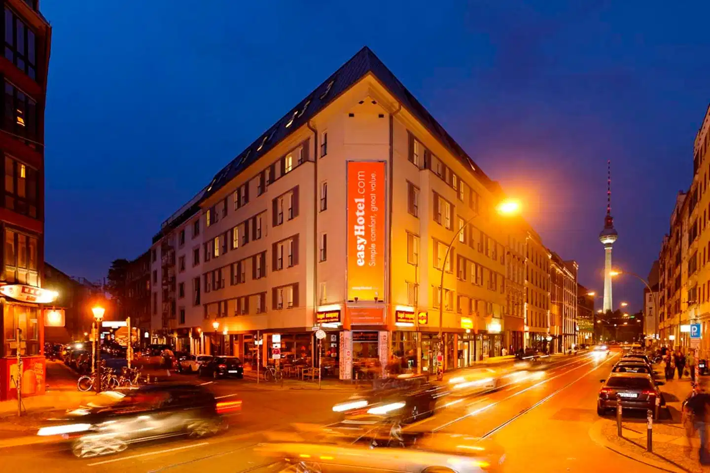 easyHotel Berlin - Hackescher Markt Aussenansicht