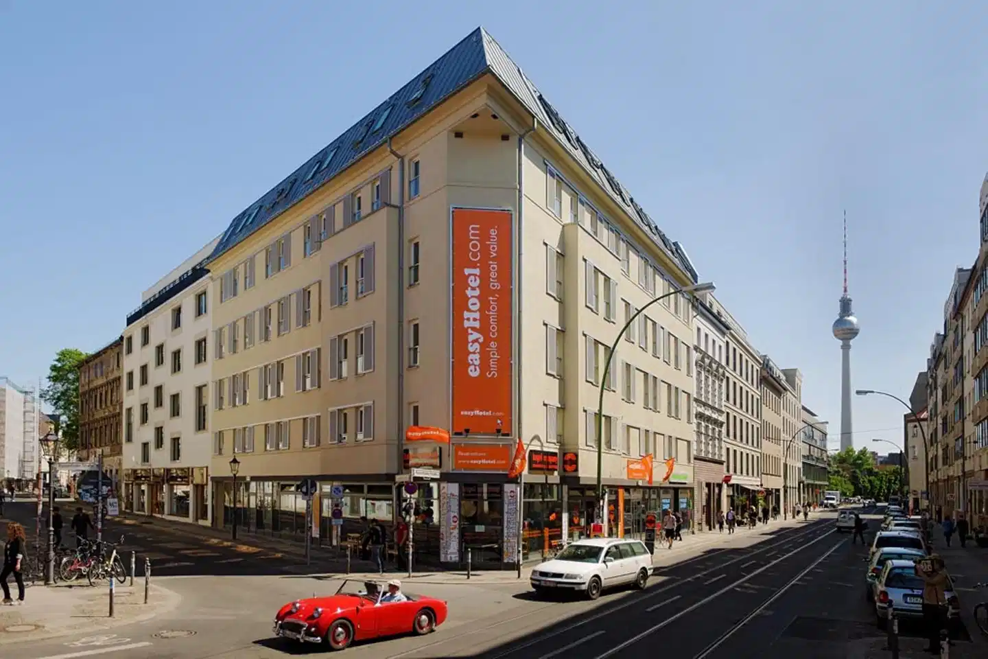 easyHotel Berlin - Hackescher Markt Aussenansicht
