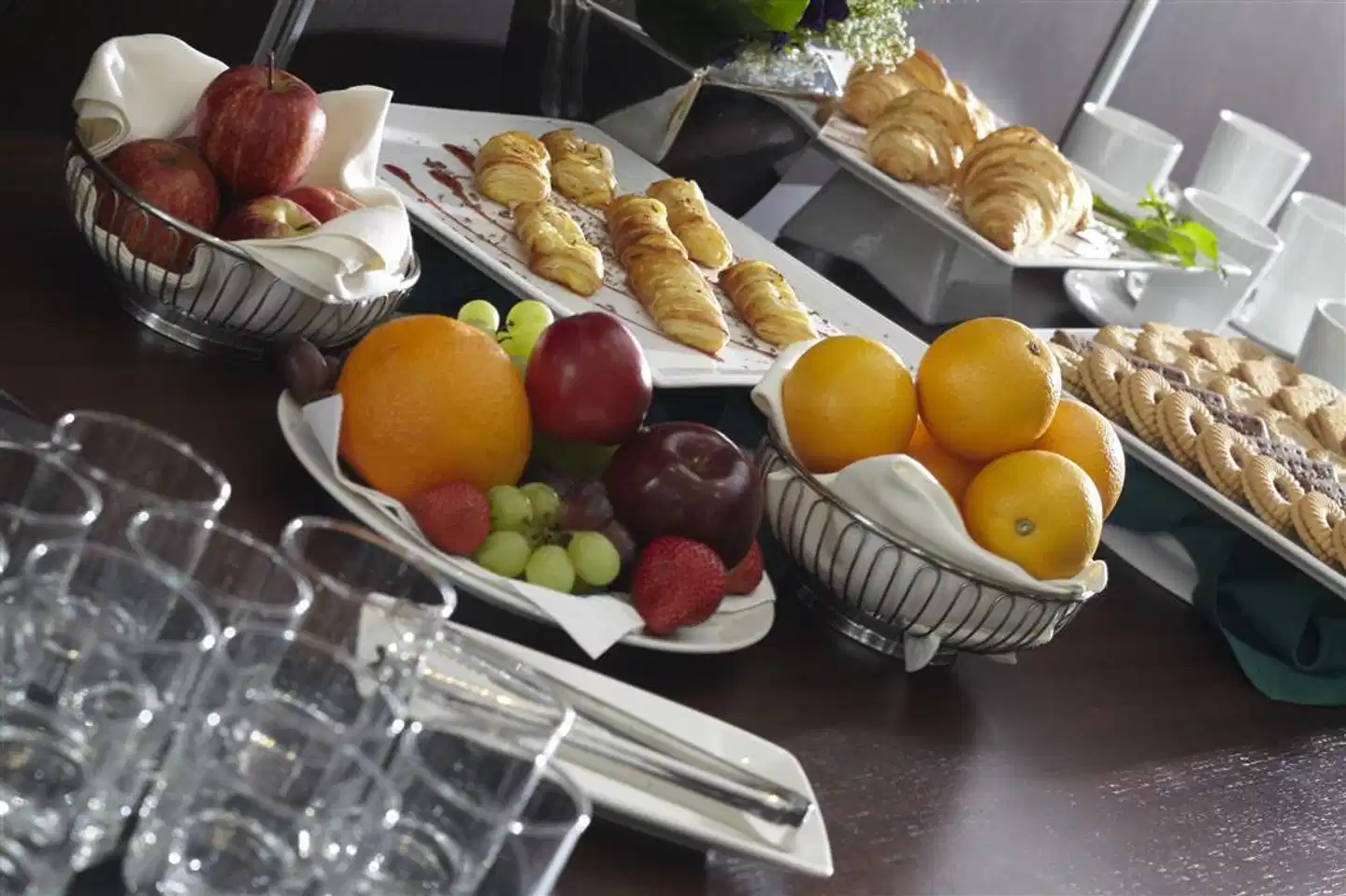 Park Grand London Heathrow Restaurant