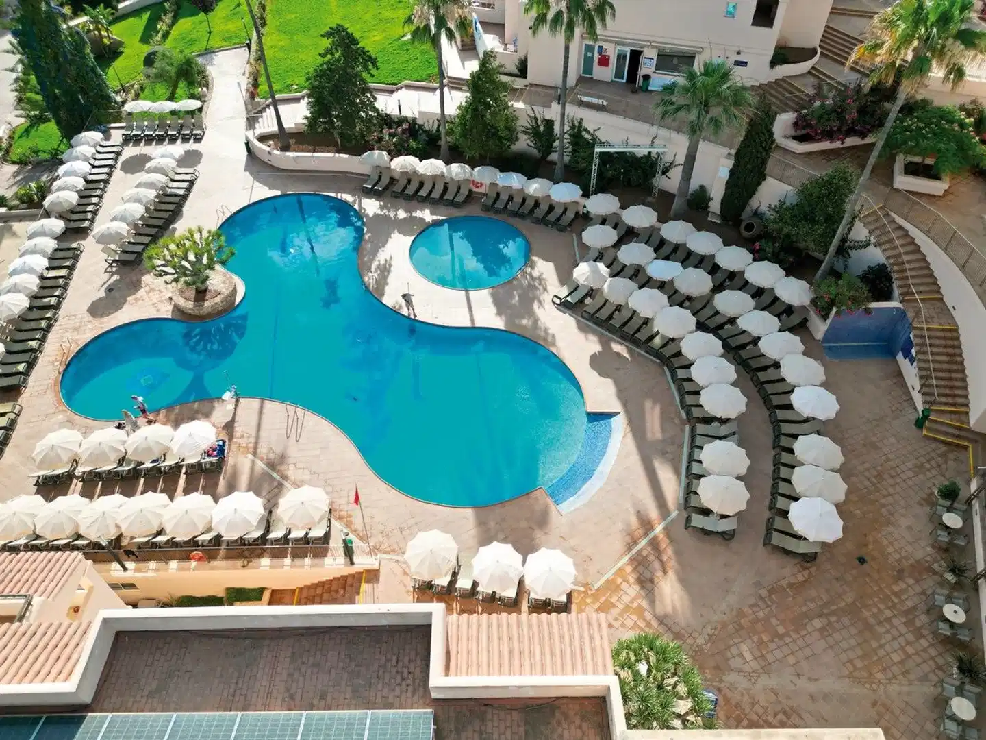 Invisa Cala Blanca Pool