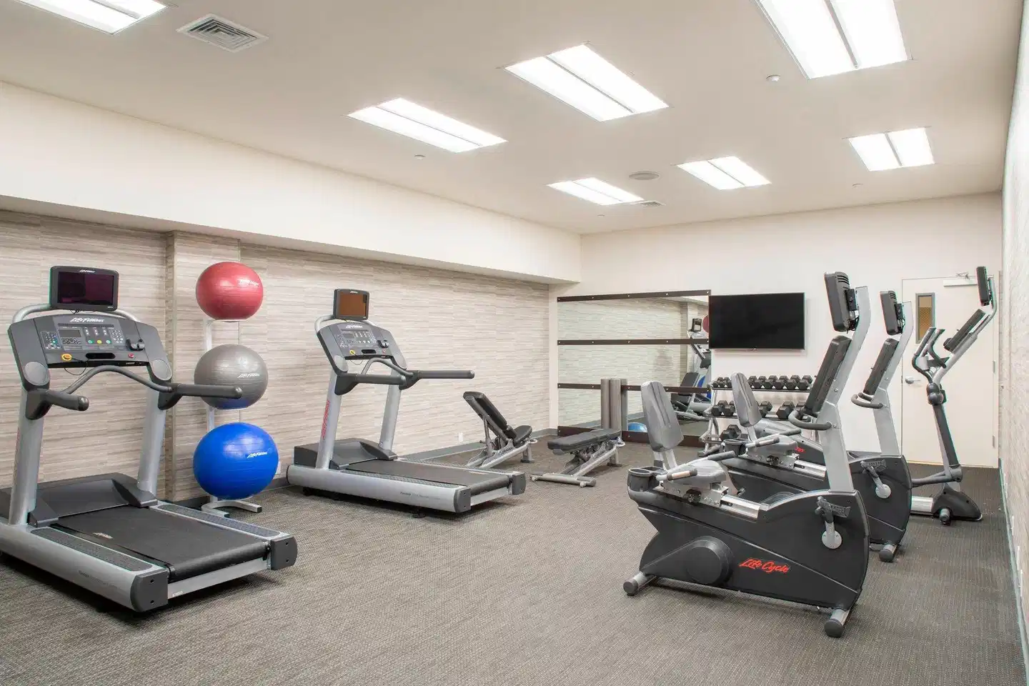Courtyard by Marriott New York Queens/Fresh Meadows Sport und Entertainment