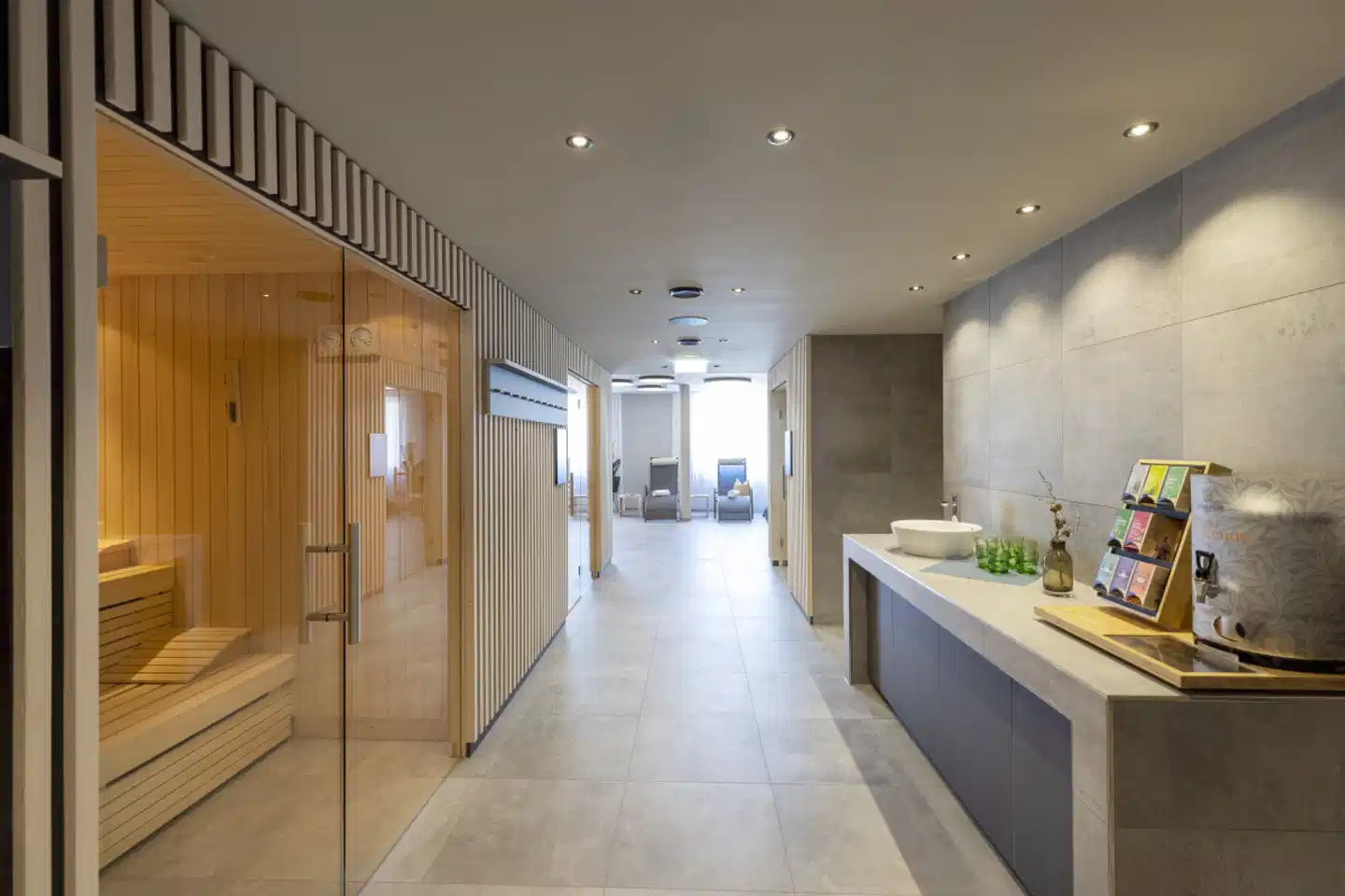 JUFA Hotel Laterns Lobby